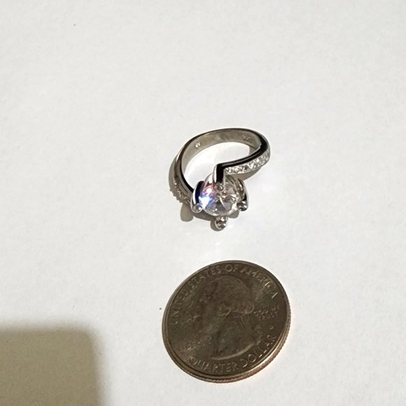 925 Sterling Silver Diamond Ring - Picture 2 of 13